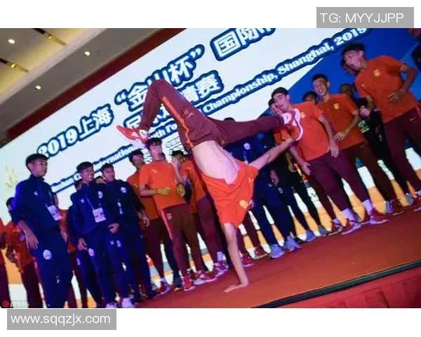 马克龙举办晚宴邀请足球明星共庆体育盛事展现法兰西风采