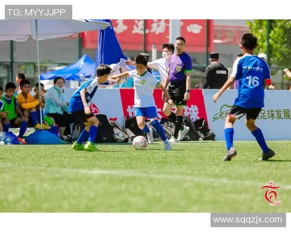 足球明星们的霸气庆祝动作盘点让你领略激情与风采的完美结合 足球明星们的霸气庆祝动作盘点让你领略激情与风采的完美结合